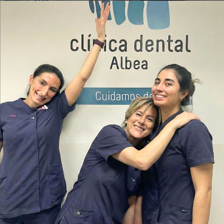 Integrantes del equipo de Albea en la clínica