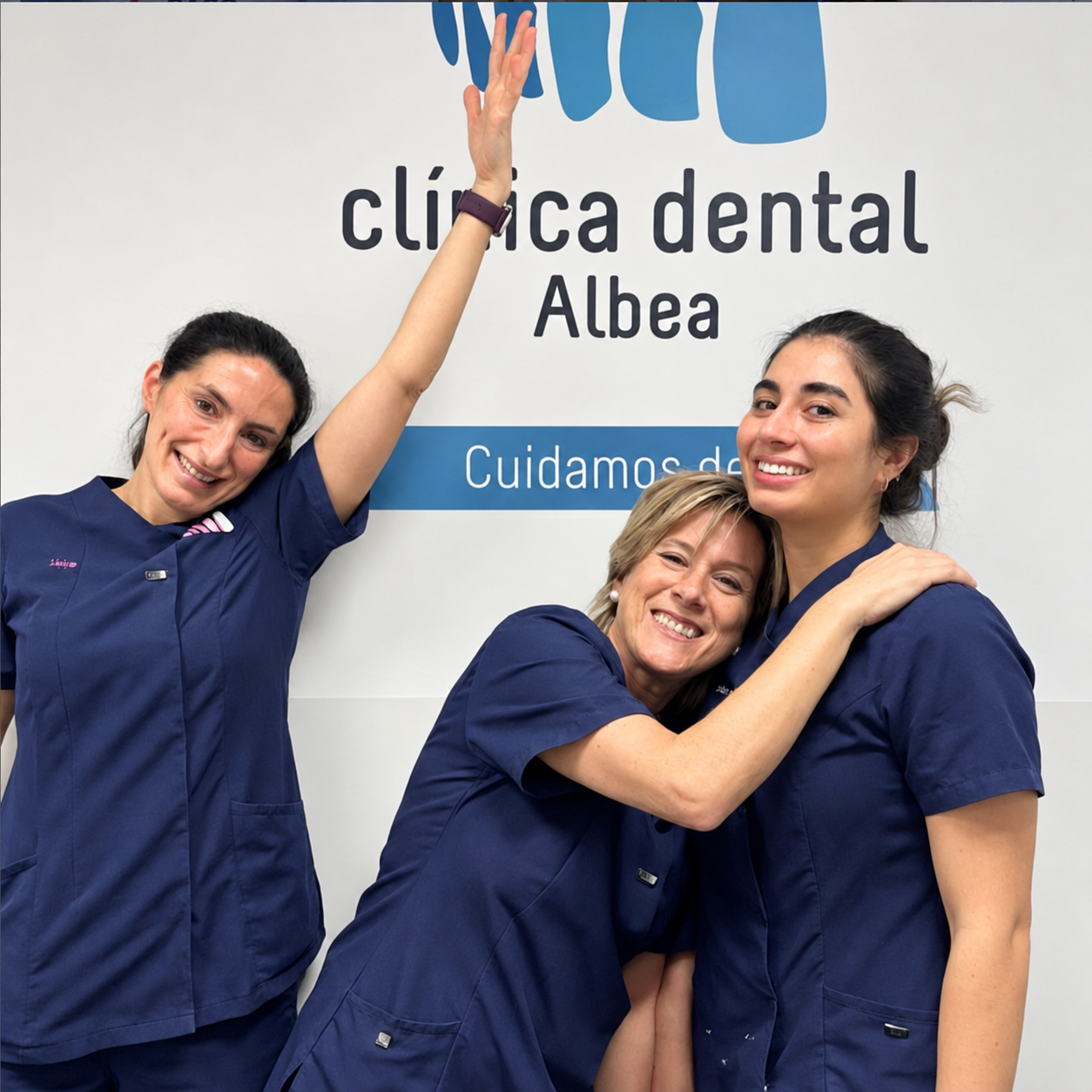 Tres integrantes del equipo de Albea en la clínica